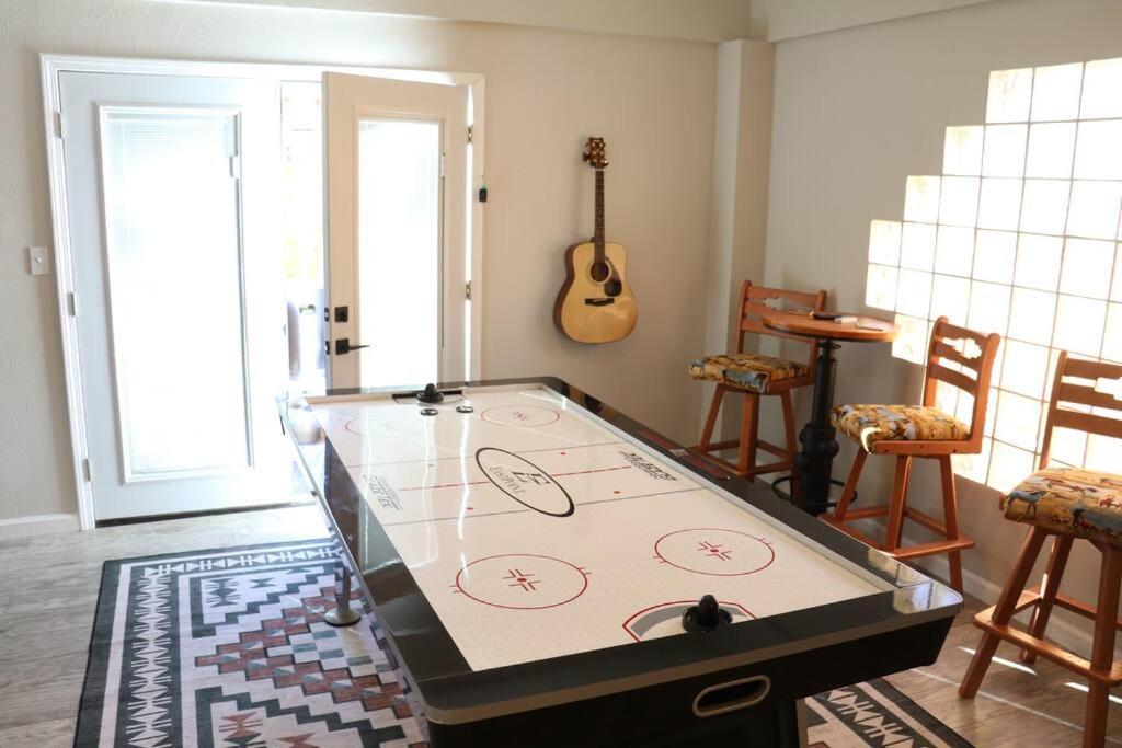 Cowboy Den-Hot Tub-Game Room-Pet Friendly-No Pet Fees! Albuquerque Ngoại thất bức ảnh