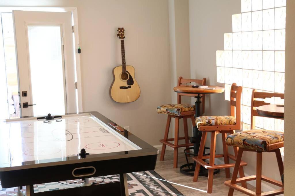 Cowboy Den-Hot Tub-Game Room-Pet Friendly-No Pet Fees! Albuquerque Ngoại thất bức ảnh