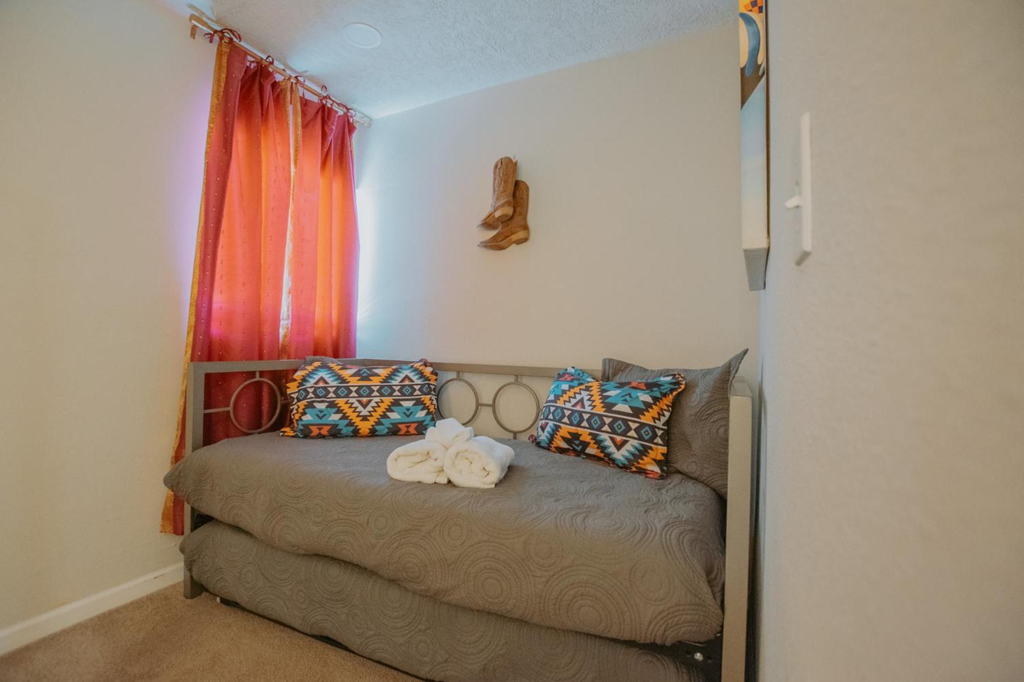 Cowboy Den-Hot Tub-Game Room-Pet Friendly-No Pet Fees! Albuquerque Ngoại thất bức ảnh